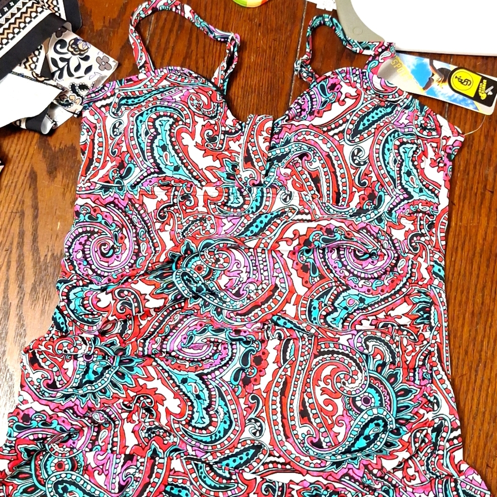 SPORTS WEAR SWIM SIZE 10 TANKINI TOP.
